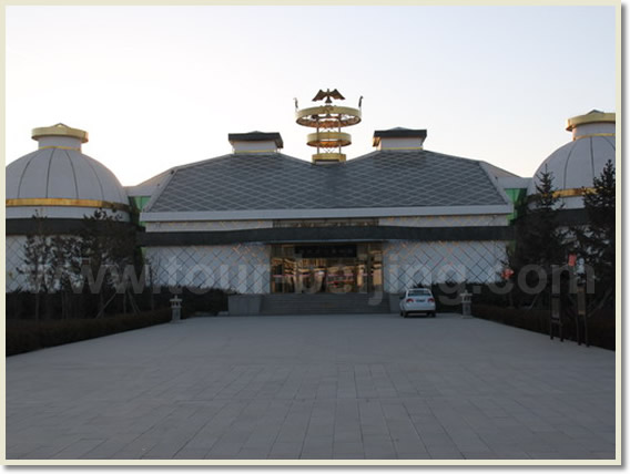 Zhaojun Tomb